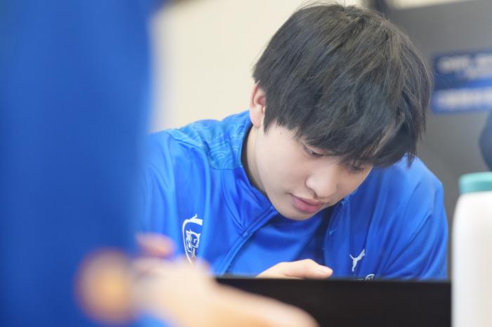 柔软与坚硬并存的帆帆：从春季夺冠到广州TTG的