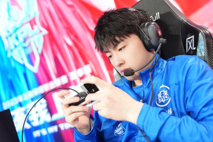 柔软与坚硬并存的帆帆：从春季夺冠到广州TTG的