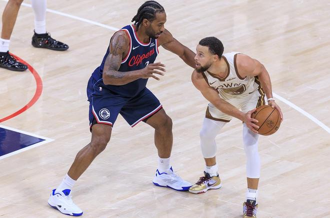 库里35分率勇士逆转快船 霍福德关键三分定乾坤