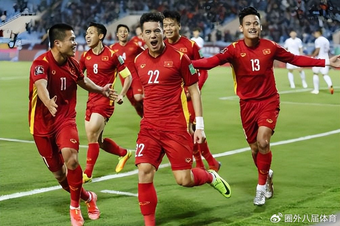 徐彬英甲首秀遭伤病困扰 未来归宿引热议