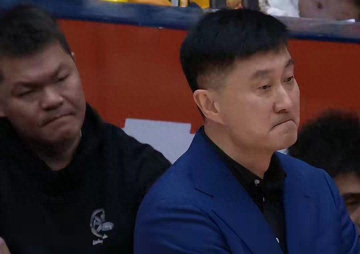 麦考尔复出后表现低迷 广东男篮惨败山东男篮