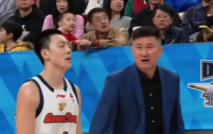麦考尔复出后表现低迷 广东男篮惨败山东男篮